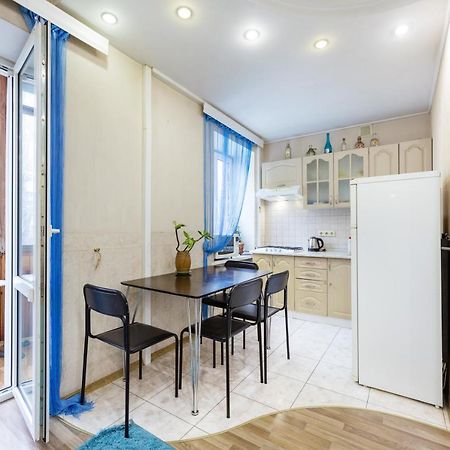 Ferienwohnung На Палаце Спорта Kiew Exterior foto