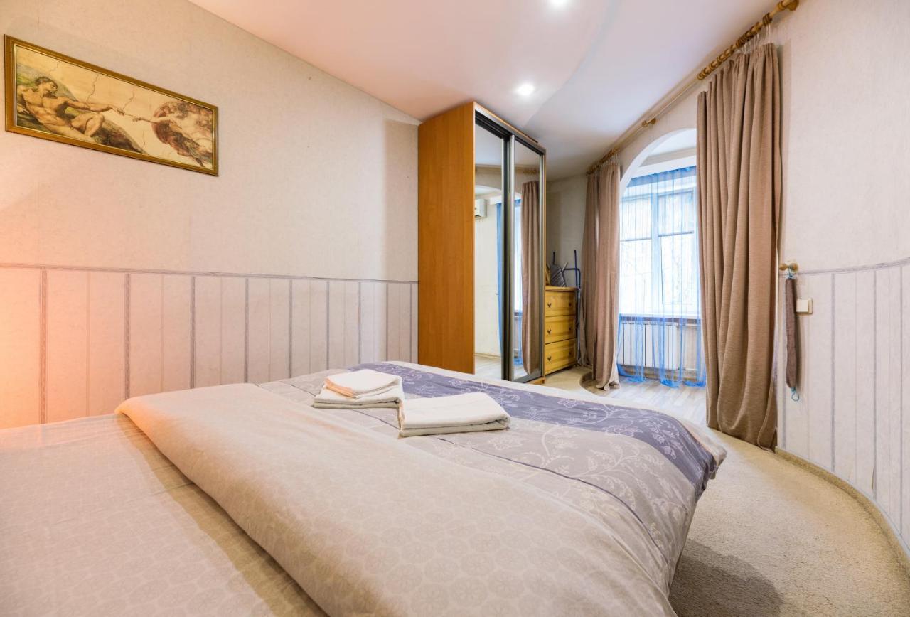 Ferienwohnung На Палаце Спорта Kiew Exterior foto