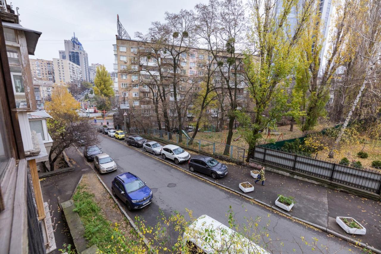 Ferienwohnung На Палаце Спорта Kiew Exterior foto